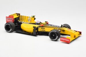 Renault F1 Team R30 #11 V. Petrov Showcar F1 2010 Minichamps 1:18 150100082 Métal — image 4 sur 6