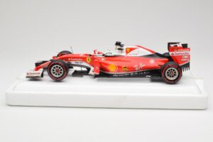 Scuderia Ferrari SF16-H #5 S. Vettel Italian GP 2016 BBR 1:18 BBR181625 Métal — image 3 sur 7