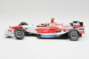 Toyota TF107 #12 J. Trulli F1 Launch Livery 2007 Minichamps 1:18 AM601321 Métal — image 3 sur 6
