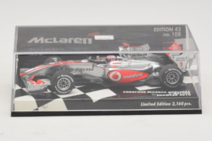 Vodafone McLaren Mercedes MP4-25 J. Button F1 Showcar 2010 Minichamps 1:43 530104371 Métal — image 5 sur 5