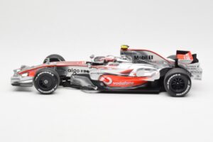 McLaren MP4-23 Mercedes #23 H. Kovalainen 2008 Minichamps 1:18 530081823 Métal — image 3 sur 6