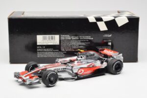 McLaren MP4-23 Mercedes #23 H. Kovalainen 2008 Minichamps 1:18 530081823 Métal — image 6 sur 6