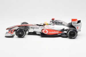 McLaren MP4-24 #1 L. Hamilton 2009 Dealer Edition Minichamps 1:18 503091801 Métal — image 3 sur 6