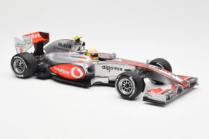 Vodafone McLaren Mercedes MP4-25 #3 L. Hamilton F1 Showcar 2010 Minichamps 1:18 530101872 Métal — image 4 sur 6