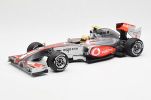 Vodafone McLaren Mercedes MP4-25 #3 L. Hamilton F1 Showcar 2010 Minichamps 1:18 530101872 Métal