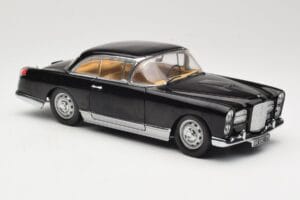 Facel Vega HK500 Noir Sun Star 1:18 3751 Métal — image 6 sur 8