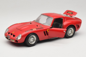 Ferrari 250 GTO Rouge Bburago 1:18 B003 Métal — image 2 sur 8
