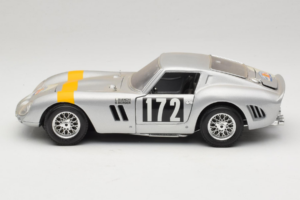 Ferrari 250 GTO #172 Tour de France 1964 Bburago 1:18 7011 Métal — image 4 sur 8