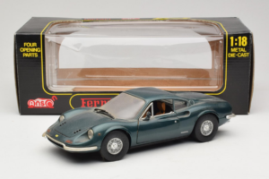 Ferrari 246 GT Dino Vert Anson 1:18 30359 Métal — image 8 sur 8
