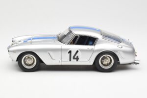 Ferrari 250 GT SWB #14 P. Noblet / J. Guichet Team Noblet 3rd Place 24 Hours of Le Mans 1961 CMC 1:18 M-079 Métal — image 3 sur 6