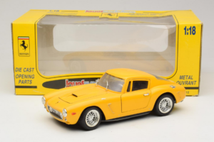 Ferrari 250 GT Berlinetta Jaune Jouef Evolution 1:18 301200 Métal — image 8 sur 8