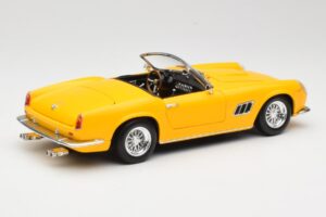 Ferrari 250 GT California Spider Jaune Hot Wheels 1:18 23905 Métal — image 3 sur 8