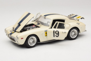 Ferrari 250 GT SWB Berlinette #19 Tour de France Automobile 1961 Eagles Race 1:18 6500 Métal — image 2 sur 8