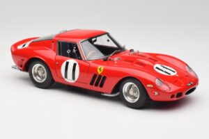 Ferrari 250 GTO #11 J. Surtees / M. Parkes Paris 1000km 1962 CMC 1:18 M-249 Métal — image 4 sur 6