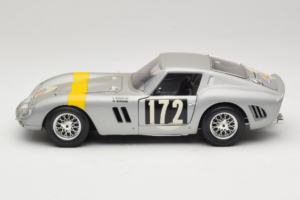 Ferrari 250 GTO #172 L. Bianchi / G. Berger Tour de France 1962 Argent Édition Limitée Bburago 1:18 3011-S1 Métal — image 4 sur 8