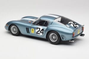 Ferrari 250 GTO #24 P. Rodriguez 12 Hours of Sebring GT3.0 Winner 1962 Kyosho 1:18 08438D Métal — image 7 sur 8
