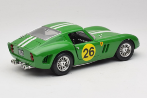 Ferrari 250 GTO #26 Vert Rayures Blanches 1962 Bburago 1:18 3011-G3 Métal — image 3 sur 8
