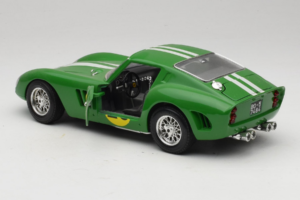 Ferrari 250 GTO #26 Vert Rayures Blanches 1962 Bburago 1:18 3011-G3 Métal — image 5 sur 8