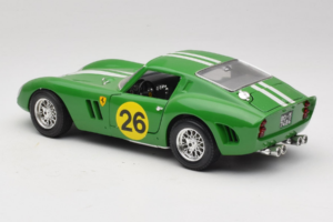 Ferrari 250 GTO #26 Vert Rayures Blanches 1962 Bburago 1:18 3011-G3 Métal — image 7 sur 8