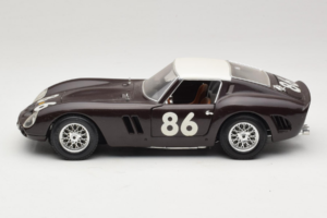Ferrari 250 GTO #86 Noir Bburago 1:18 3011-B1 Métal — image 4 sur 8