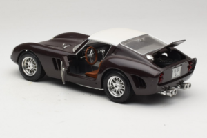Ferrari 250 GTO #86 Noir Bburago 1:18 3011-B1 Métal — image 5 sur 8