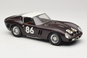 Ferrari 250 GTO #86 Noir Bburago 1:18 3011-B1 Métal — image 6 sur 8