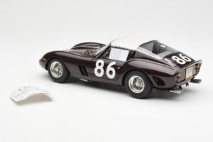 Ferrari 250 GTO #86 Targa Florio 1962 CMC 1:18 M-156 Métal — image 5 sur 6