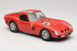 Ferrari 250 GTO #96 Rouge Drapeau Italien 1962 Bburago 1:18 3011-P2 Métal — image 6 sur 8