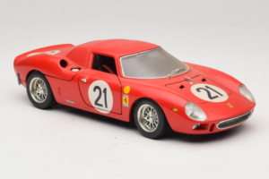 Ferrari 250 LM #21 M. Gregory / J. Rindt 24 Hours of Le Mans 1965 Bburago 1:18 3033-P2 Métal — image 6 sur 8
