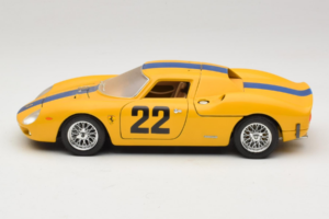Ferrari 250 LM #22 Jaune 1965 Bburago 1:18 3333-Y1 Métal — image 4 sur 8