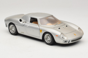 Ferrari 250 LM Argent Bburago 1:18 3033-S1 Métal — image 6 sur 8