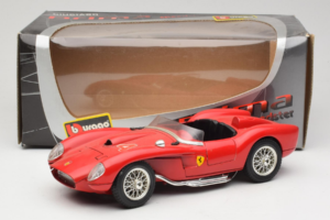 Ferrari 250 Testa Rossa #4 Rouge Replacement Box 1957 Bburago 1:18 3007-R6 Métal — image 8 sur 8