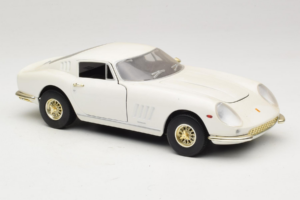 Ferrari 275 GTB/4 Blanc ERTL 1:18 7493 Métal — image 6 sur 8