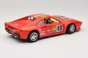 Ferrari 288 GTO Rally #40 Rouge 1986 Bburago 1:18 3057-P1 Métal — image 3 sur 8