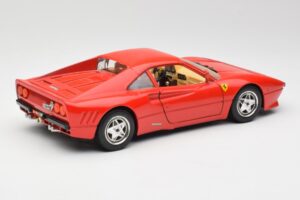 Ferrari 288 GTO Rouge Bburago 1:18 3027 Métal — image 3 sur 8