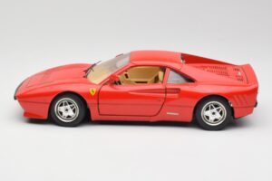 Ferrari 288 GTO Rouge Bburago 1:18 3027 Métal — image 4 sur 8