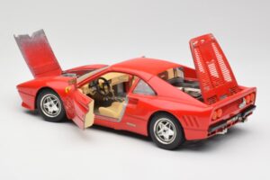 Ferrari 288 GTO Rouge Bburago 1:18 3027 Métal — image 5 sur 8