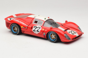 Ferrari 330 P4 #22 Scuderia Filipinetti Poor Condition 1967 Revell 1:18 48825-P1 Métal — image 6 sur 8
