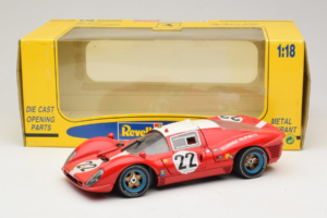 Ferrari 330 P4 #22 Scuderia Filipinetti Poor Condition 1967 Revell 1:18 48825-P1 Métal — image 8 sur 8