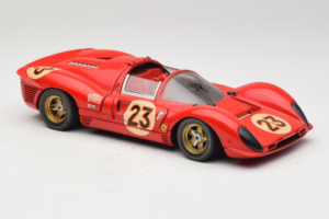 Ferrari 330 P4 #23 L. Bandini / C. Amon 24 Hours of Daytona Winner 1967 Revell 1:18 48833 Métal — image 6 sur 8