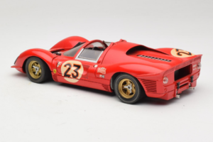 Ferrari 330 P4 #23 L. Bandini / C. Amon 24 Hours of Daytona Winner 1967 Revell 1:18 48833 Métal — image 7 sur 8