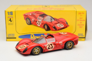Ferrari 330 P4 #23 L. Bandini / C. Amon 24 Hours of Daytona Winner 1967 Revell 1:18 48833 Métal — image 8 sur 8