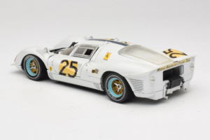 Ferrari 330 P4 #25 Blanc Revell 1:18 48845 Métal — image 7 sur 8