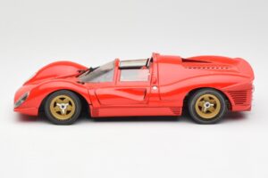 Ferrari 330 P4 Rouge 1967 Revell 1:18 48822 Métal — image 4 sur 8