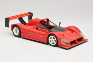 Ferrari 333 SP Rouge Avec Jantes Blanches Hot Wheels 1:18 29230 Métal — image 6 sur 8