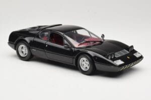 Ferrari 365 GT4/BB Noir Kyosho 1:18 08173K Métal — image 6 sur 8