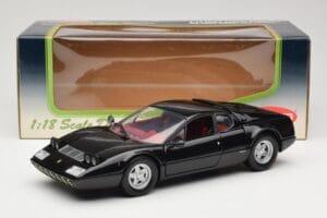 Ferrari 365 GT4/BB Noir Kyosho 1:18 08173K Métal — image 8 sur 8