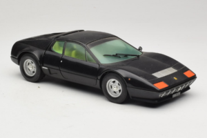 Ferrari 365 GT4 BB Noir Chrono 1:18 CH002 Métal — image 6 sur 8