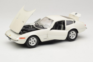 Ferrari 365 GTB/4 Daytona Berlina Blanc Techno Giodi 1:18 74007 Métal — image 2 sur 8