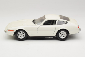 Ferrari 365 GTB/4 Daytona Berlina Blanc Techno Giodi 1:18 74007 Métal — image 4 sur 8